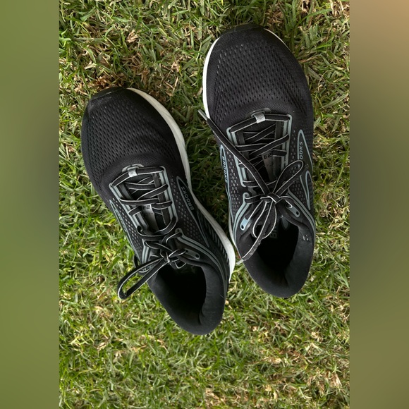 Shoes - Picture 11 of 12